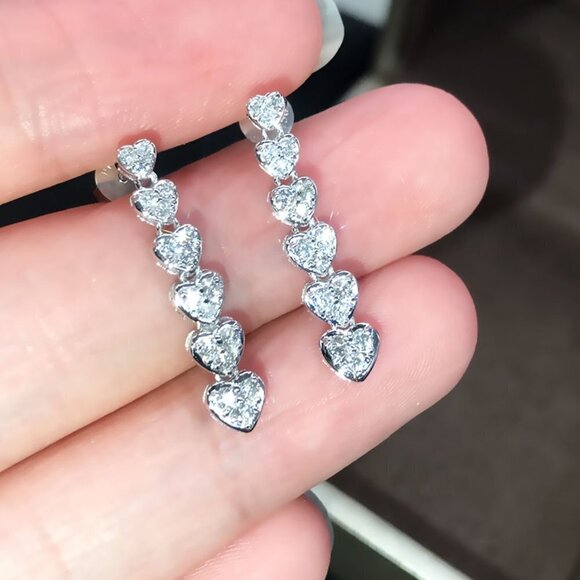 💥 A Row Multi Heart Sparkling Shiny CZ Stud Earrings for Women, MLNN1227 - Picture 1 of 3